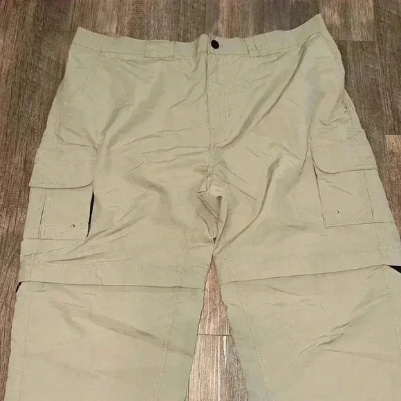 Magellan Outdoors fish gear pants size XL zip off to shorts - Picture 2 of 4